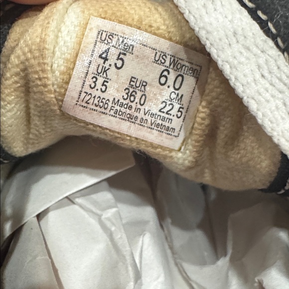 Vans Old Skool Black/White Classic Sneakers – Women’s 6 - Picture 5 of 5